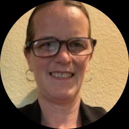 Psychologist Shannon Bettencourt providing different types of therapy in Los Angeles