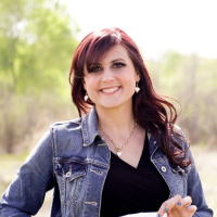 Psychologist Melissa Macgown providing different types of therapy in San Diego