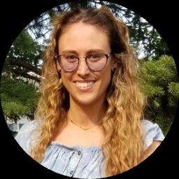 Psychologist Katherine "Katie" Saraga providing different types of therapy in Chicago