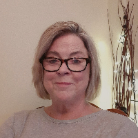 Psychologist Debbie Chirikos providing different types of therapy in Chicago