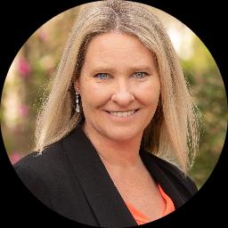 Psychologist Danielle (Danni) Helms providing different types of therapy in Charlotte